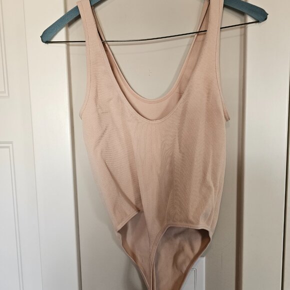 ANWND m/l peach tank top body suit - Picture 3 of 3